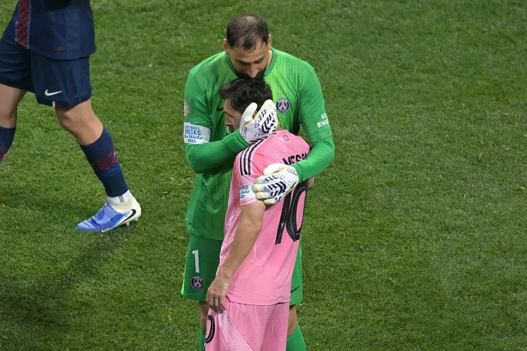 PSG vs Inter Miami, Donnarumma Tepis Sundulan Messi