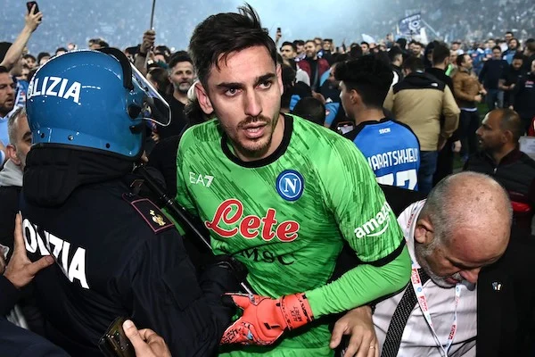 Meret Napoli
