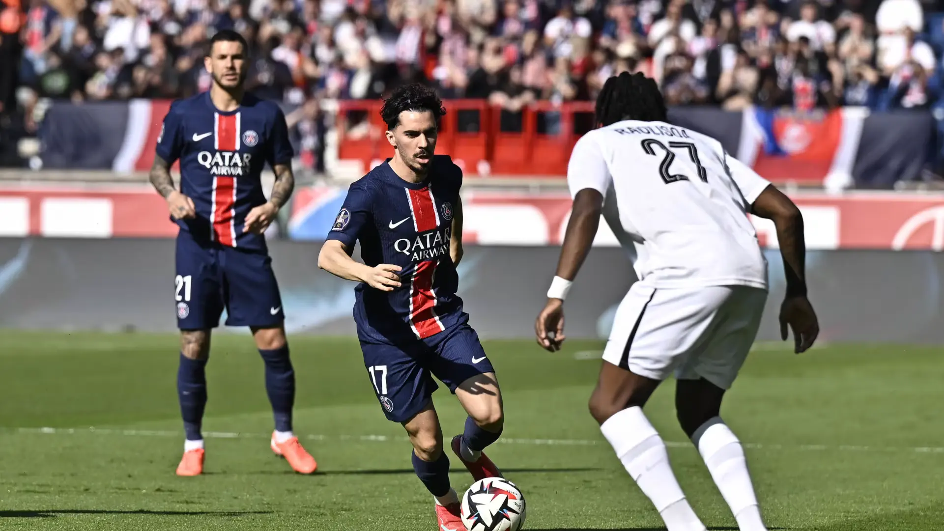 Vitinha vs Angers 2025